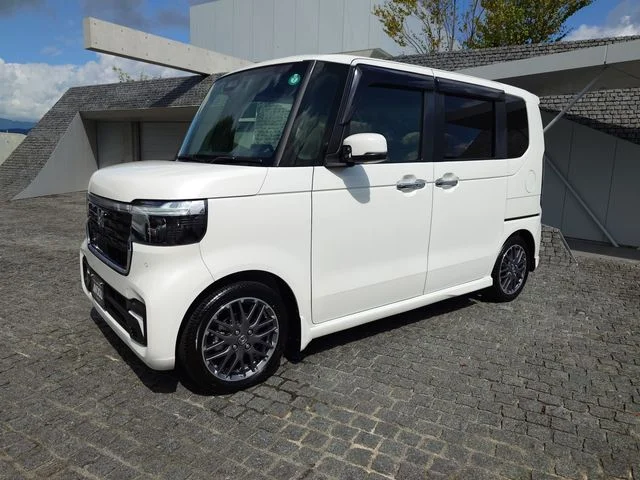 Honda N BOX CUSTOM ターボ photo 2