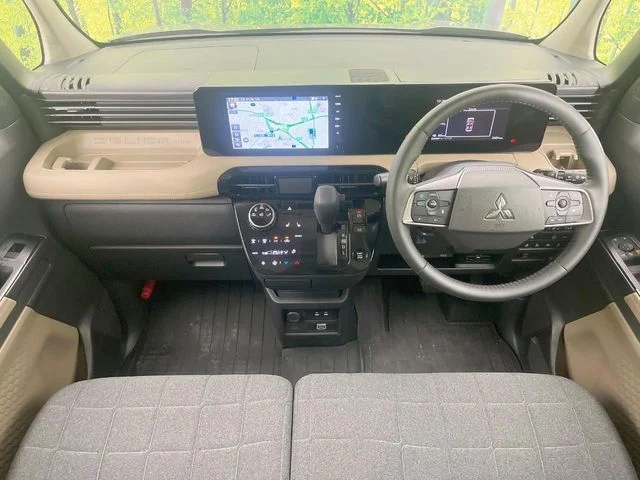 Mitsubishi DELICA MINI T　プレミアム photo 2