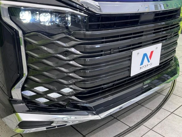 Toyota VOXY HYBRID S−Z photo 3