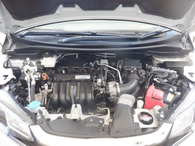 Honda FIT HYBRID F photo 4