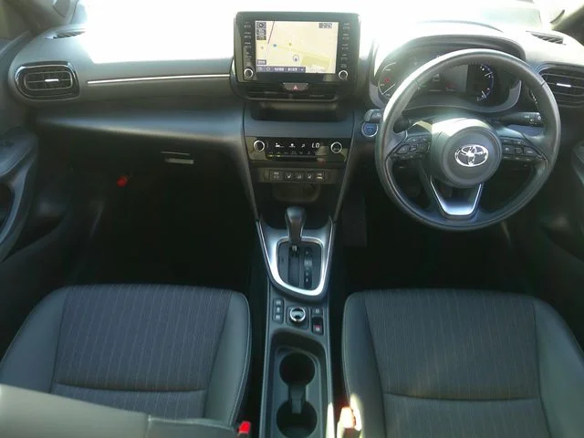 Toyota YARIS CROSS HYBRID Z photo 2