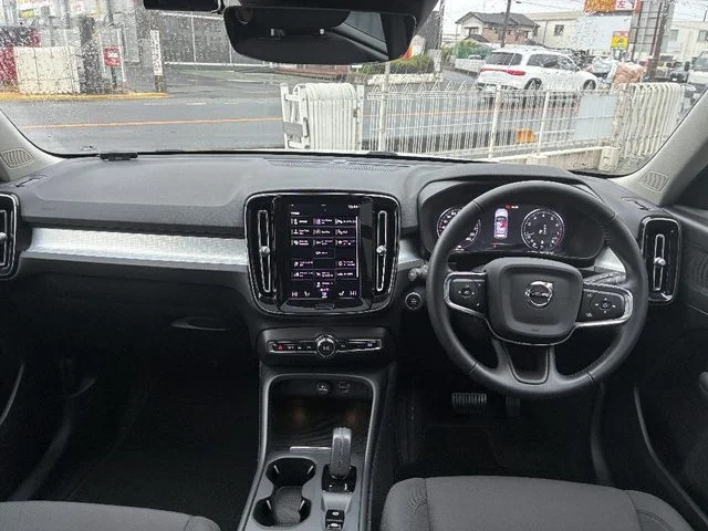 Volvo VOLVO XC40 B4　モメンタム photo 3