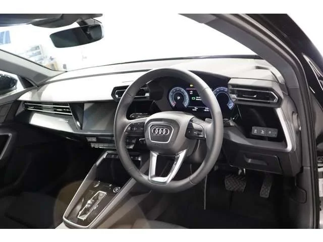 Audi AUDI A3 SPORTBACK アーバンスタイルエディション photo 2