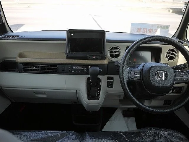 Honda N BOX 4WD ベースグレード photo 2