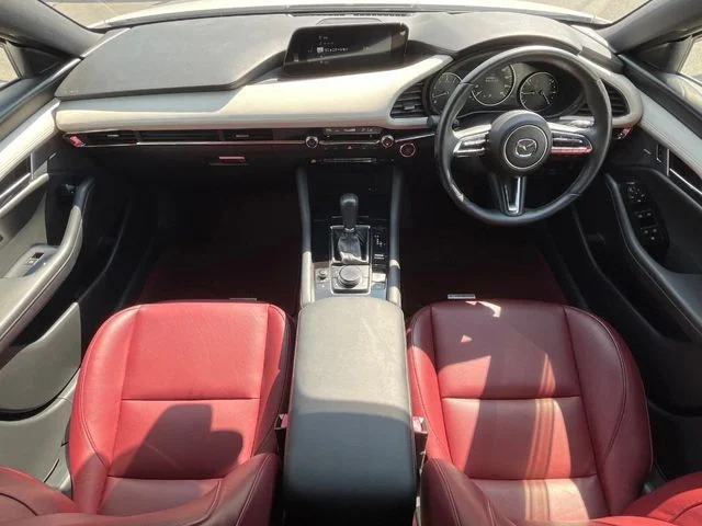 Mazda MAZDA3 FASTBACK X　100周年特別記念車 photo 2