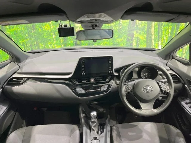 Toyota C-HR G　ハイブリッド photo 2