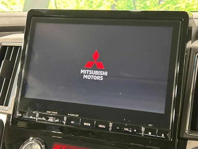 Mitsubishi DELICA D:5 4WD P photo 3