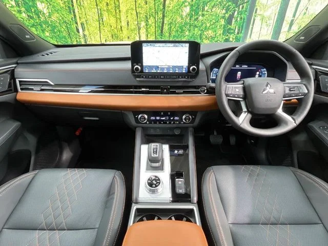 Mitsubishi OUTLANDER PHEV P photo 2