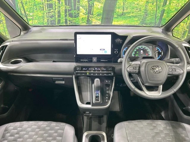 Toyota VOXY HYBRID S−Z photo 2