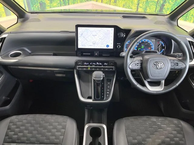 Toyota VOXY HYBRID ハイブリッド　S−Z photo 2
