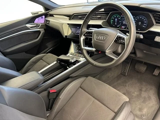 Audi AUDI e-tron SPORTBACK 55　クワトロ　1st　エディション photo 2