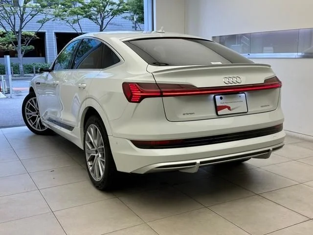 Audi AUDI e-tron SPORTBACK 55　クワトロ　1st　エディション photo 3