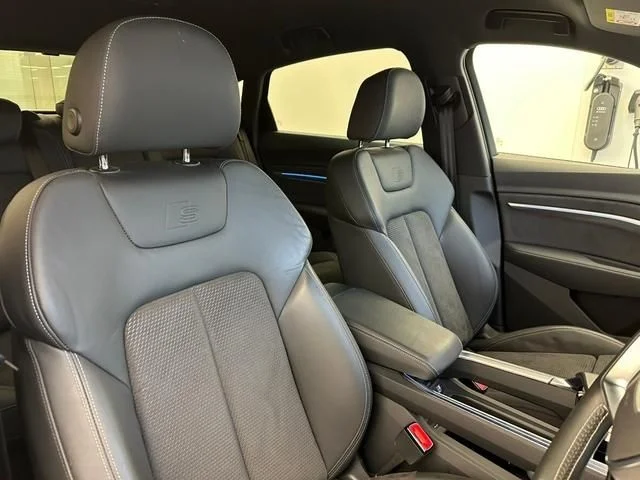 Audi AUDI e-tron SPORTBACK 55　クワトロ　1st　エディション photo 4