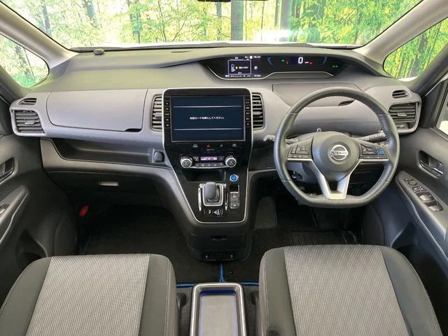 Nissan SERENA WG e−POWER　ハイウェイスター　V photo 3