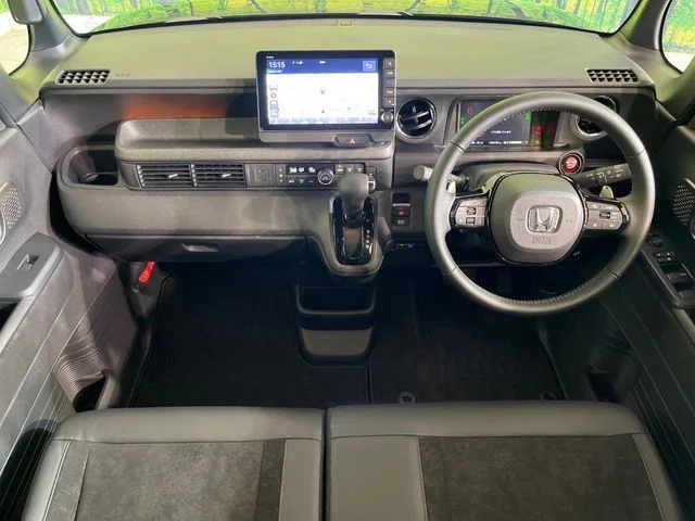 Honda N BOX CUSTOM ターボ photo 2