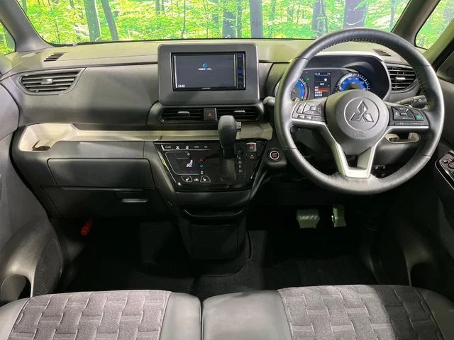 Mitsubishi DELICA MINI T　プレミアム photo 2