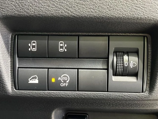 Mitsubishi DELICA MINI T　プレミアム photo 3