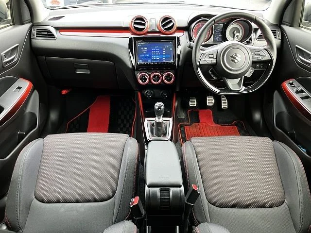 Suzuki SWIFT スポーツ photo 2