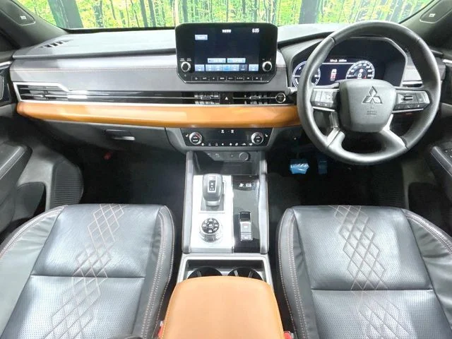 Mitsubishi OUTLANDER PHEV P photo 2