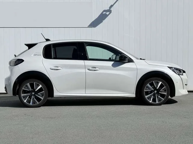 Peugeot PEUGEOT 208 GTライン photo 4