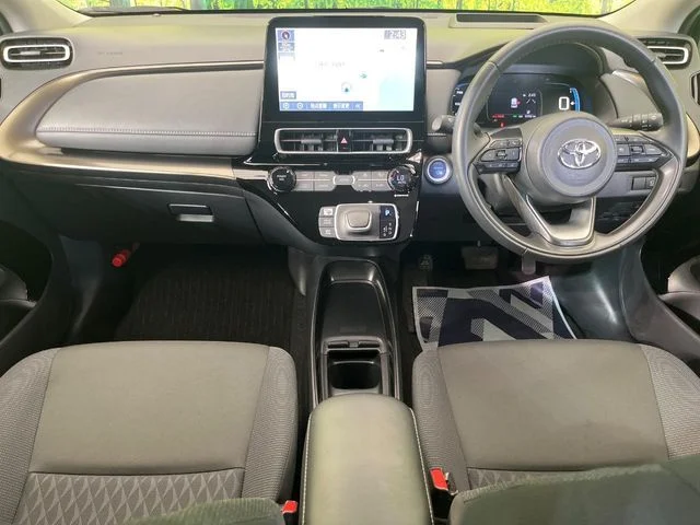 Toyota AQUA Z photo 2