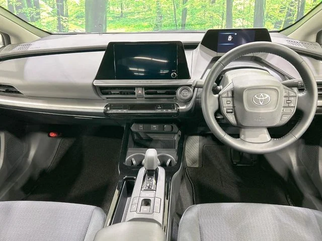 Toyota PRIUS X photo 2