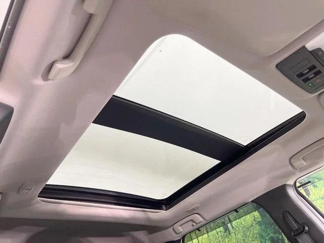 Mitsubishi OUTLANDER PHEV P photo 3