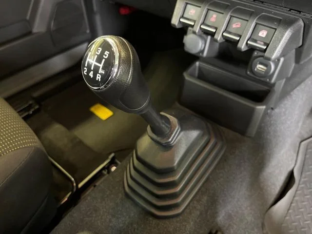 Suzuki JIMNY SIERRA JL photo 3