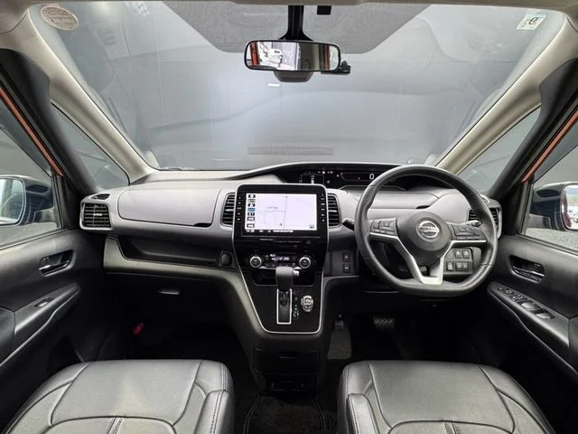 Nissan SERENA S-HYBRID ハイウェイスター　V photo 3