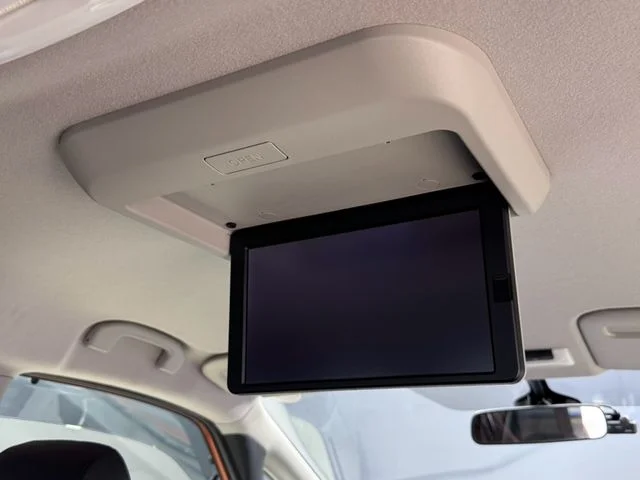 Nissan SERENA S-HYBRID ハイウェイスター　V photo 4