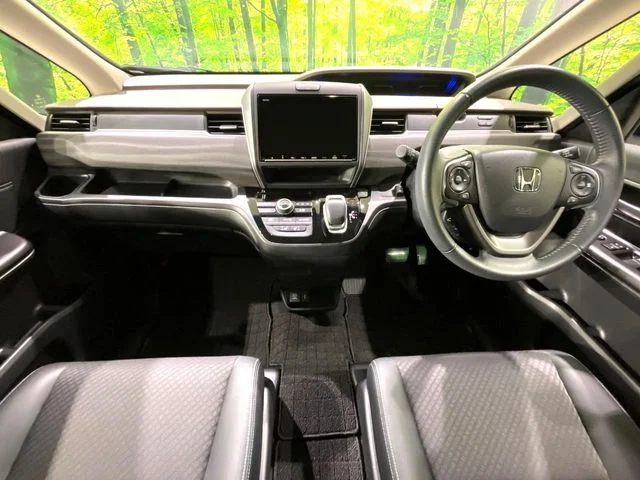 Honda FREED HYBRID G photo 2