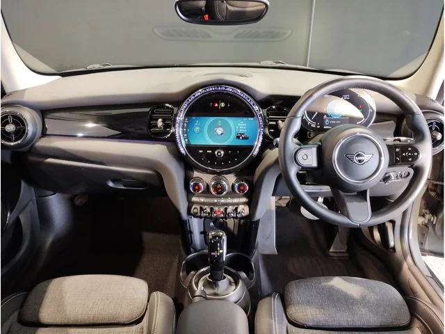 Bmw MINI COOPER D 5DOOR ベースグレード photo 2