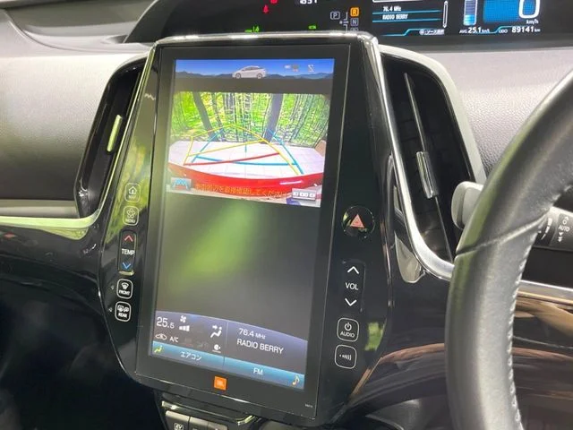 Toyota PRIUS A　プレミアム photo 4