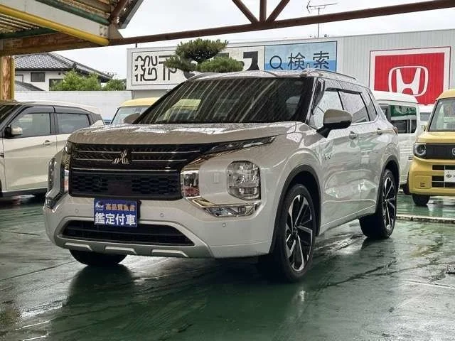 Mitsubishi OUTLANDER PHEV P photo 3