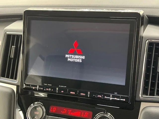 Mitsubishi DELICA D:5 4WD P photo 3