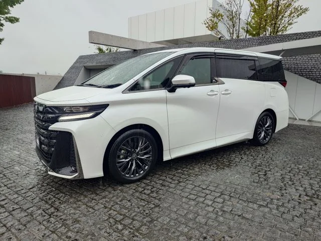 Toyota VELLFIRE HYBRID Z　プレミア photo 2