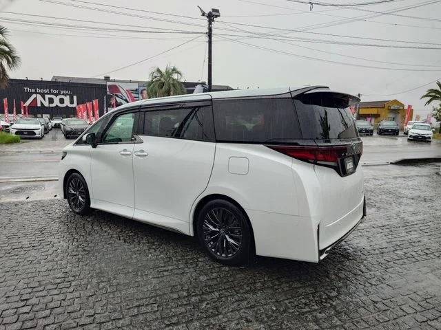 Toyota VELLFIRE HYBRID Z　プレミア photo 4