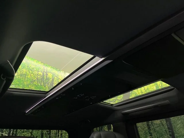 Toyota ALPHARD hybrid 4WD エグゼクティブラウンジ photo 3