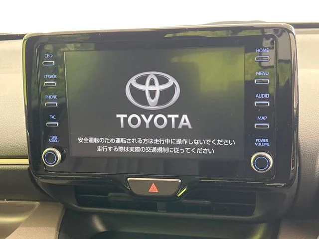 Toyota YARIS HYBRID G photo 3