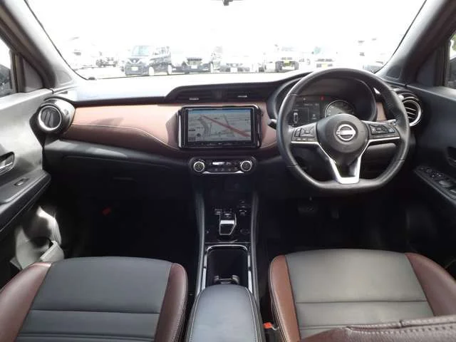 Nissan KICKS X　FOUR　ツートーンインテリアEd photo 3