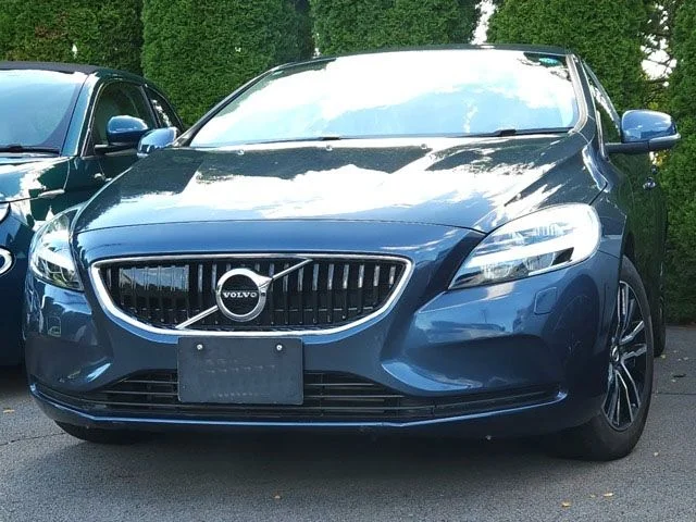 Volvo VOLVO V40 T3　タックエディション 2019