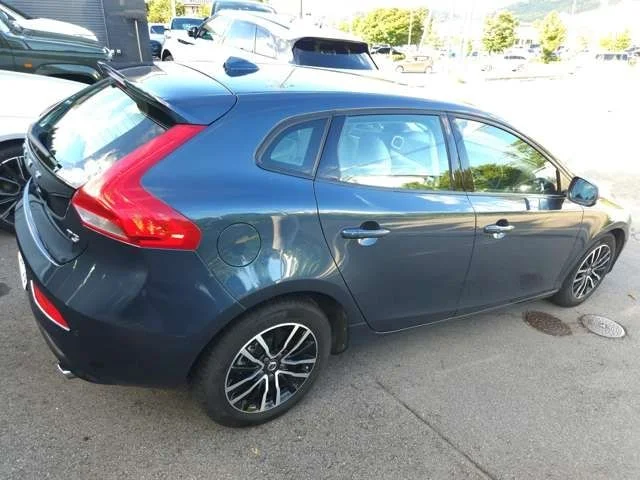 Volvo VOLVO V40 T3　タックエディション photo 4
