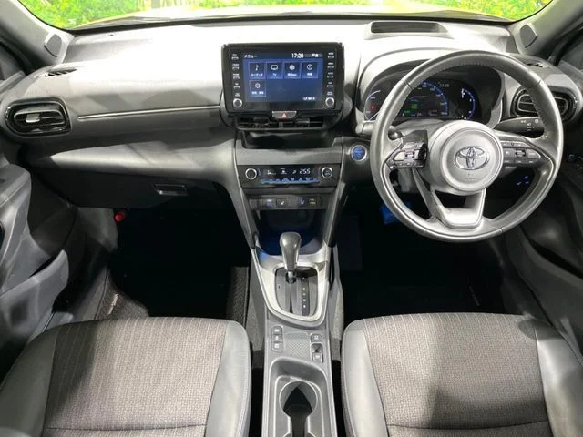 Toyota YARIS CROSS HYBRID Z photo 2