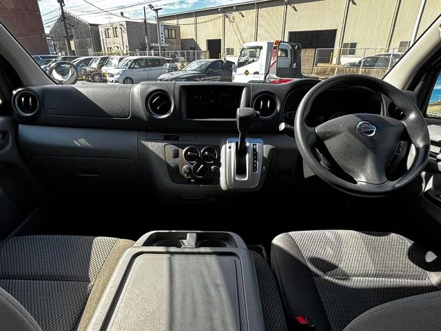 Nissan NV350 CARAVAN 1.25t DX　低床　ロング photo 2