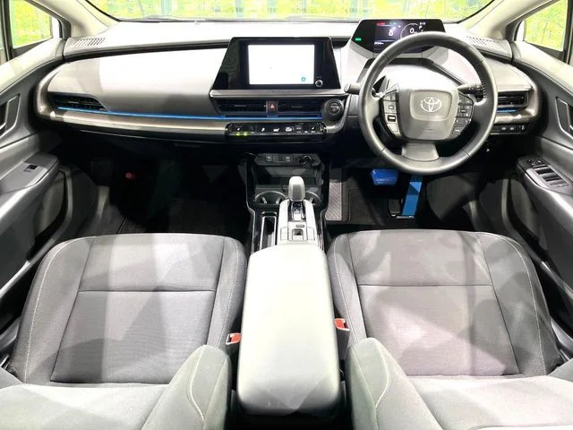 Toyota PRIUS 4WD G photo 2
