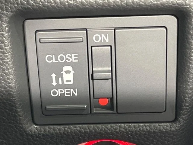 Honda N BOX CUSTOM L photo 3