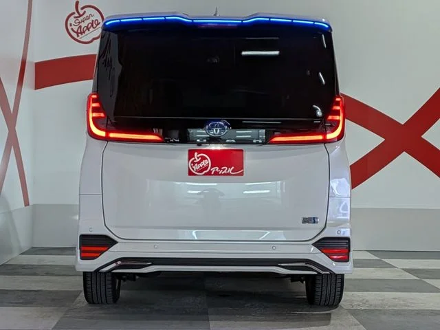 Toyota NOAH HYBRID 4WD S−Z photo 3