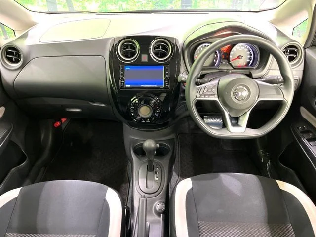 Nissan NOTE X　Vセレクション photo 3