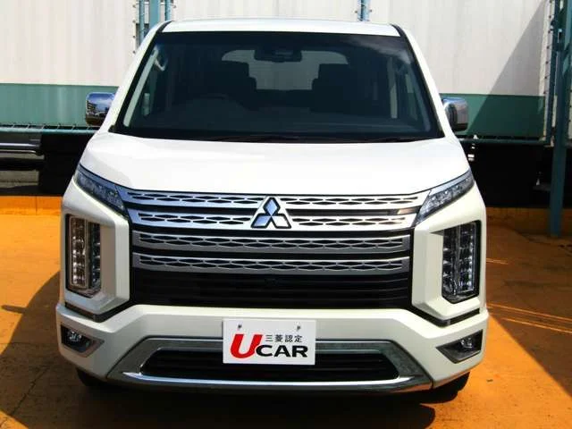 Mitsubishi DELICA D:5 4WD P photo 4