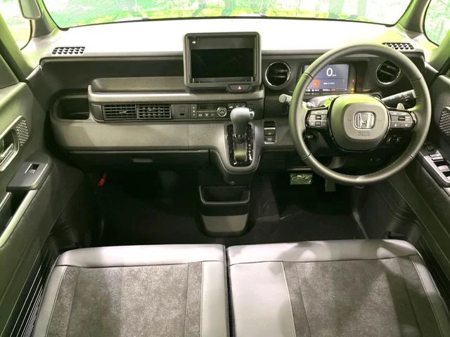Honda N BOX CUSTOM ターボ photo 3
